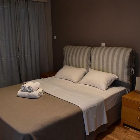 Chic Central Apartment In Evangelismos Metro Station Atenas Exterior foto