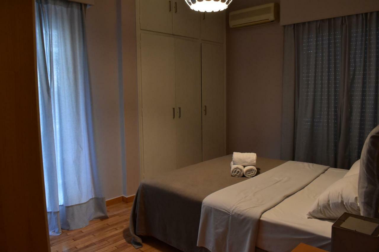 Chic Central Apartment In Evangelismos Metro Station Atenas Exterior foto