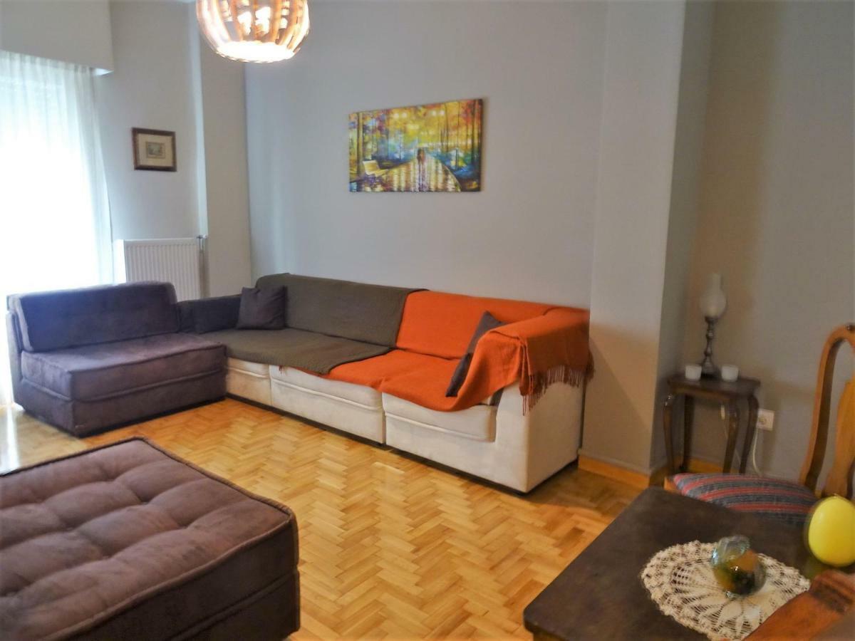 Chic Central Apartment In Evangelismos Metro Station Atenas Exterior foto